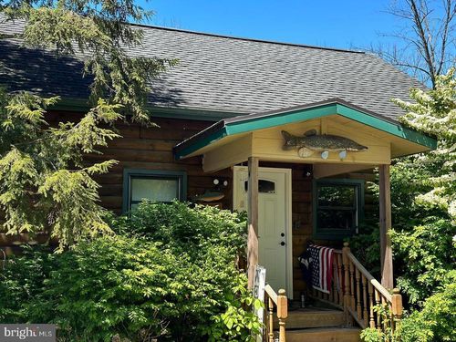 383 Ben Franklin Hwy W, DOUGLASSVILLE, PA, 19518-9537 | Card Image