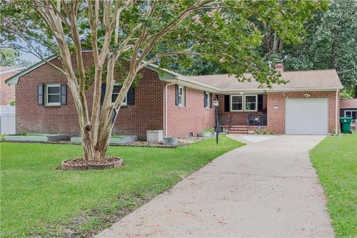 83 Arden Dr, Newport News, VA, 23601-3052 | Card Image