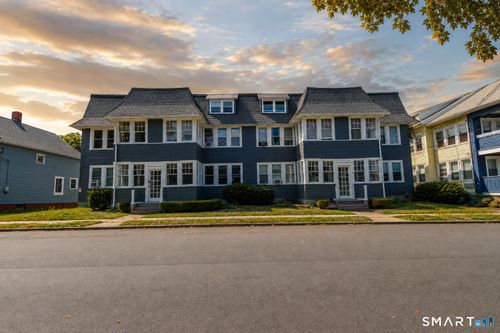 82 Maple Ave, New London, CT, 06320-5406 | Card Image