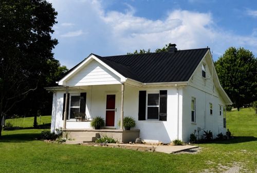 511 Mccorkle Hollow Rd, McMinnville, TN, 37110-5078 | Card Image