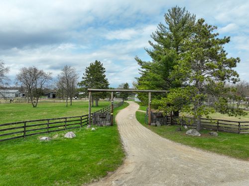 8206 Bull Valley Rd, Bull Valley, IL, 60098-8111 | Card Image