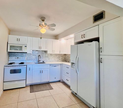 314 Wellington D, West Palm Beach, FL, 33417 | Card Image