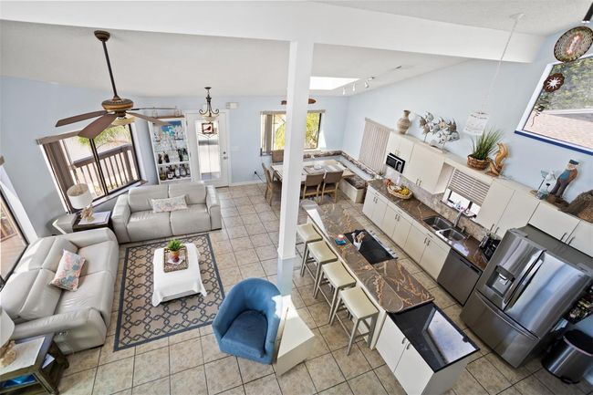 3rd LEVEL MASTER BEDROOM | Image 27