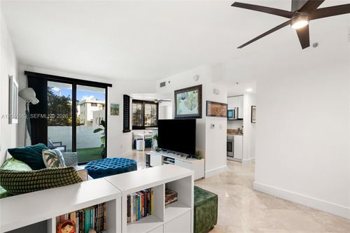 2309-110 Washington Ave, Miami Beach, FL, 33139-7221 | Card Image