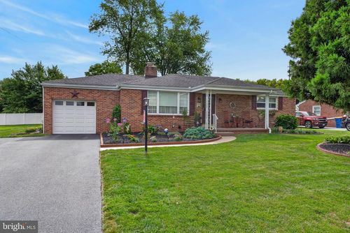 2274 Maple Rd, YORK, PA, 17408-4043 | Card Image