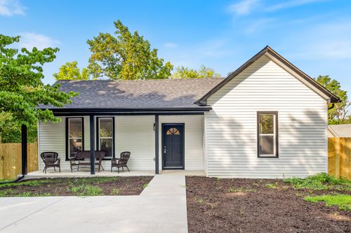 414 W Railroad St, Dickson, TN, 37055-1760 | Card Image