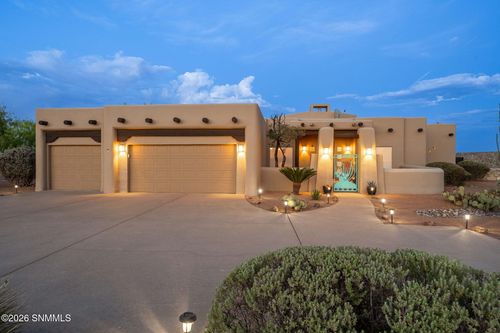 8009 Constitution Rd, Las Cruces, NM, 88007-8982 | Card Image