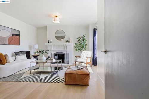 219 Jules Ave, San Francisco, CA, 94112-1723 | Card Image