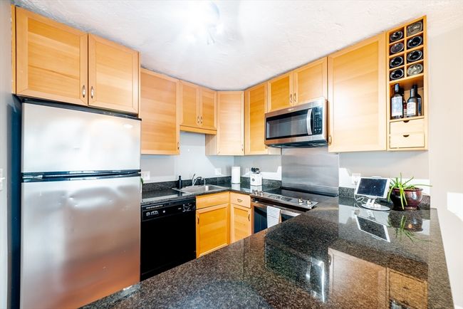UNIT-46 - 148 Quincy Shore Dr, Condo with 2 bedrooms, 3 bathrooms and 2 parking in Quincy MA | Image 15