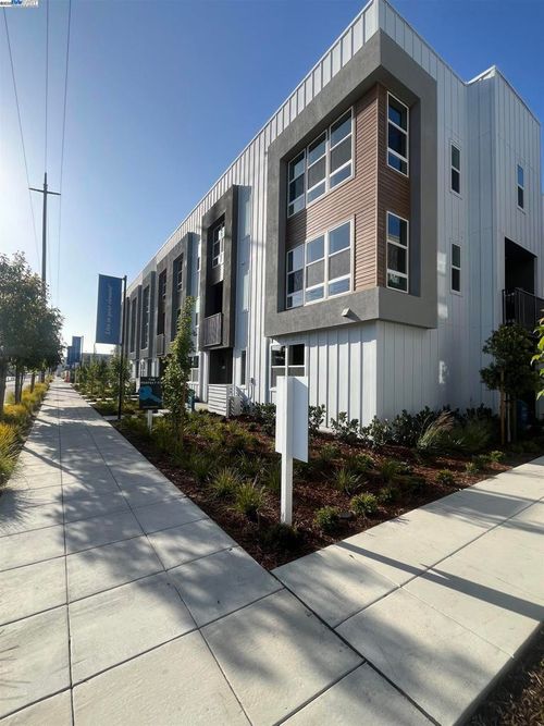 2007 Clement Ave, Alameda, CA, 94501-1317 | Card Image