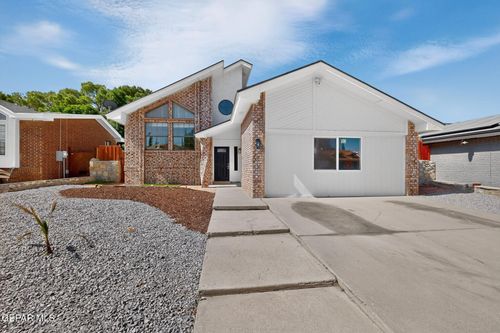 11648 Gordon Cooper Ln, El Paso, TX, 79936-5541 | Card Image