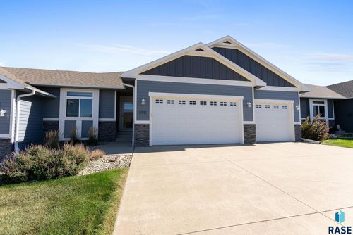 5915 W Yukon Trl, Sioux Falls, SD, 57107-3025 | Card Image