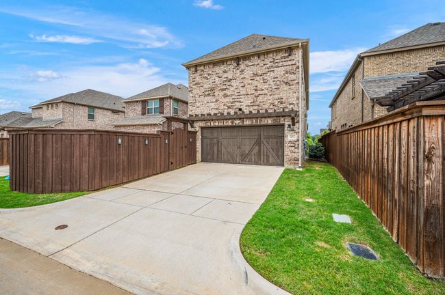 Driveway and garage | Image 34