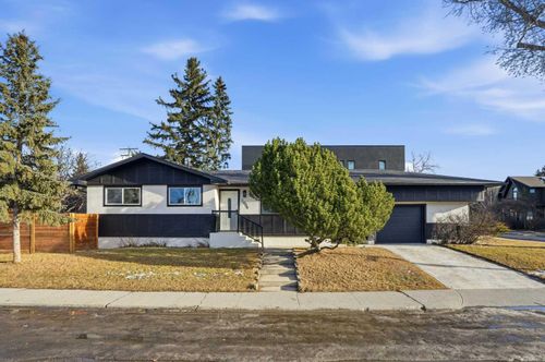 2004 18 St Nw, Calgary, AB, T2M3T1 | Card Image