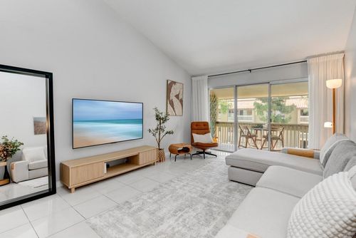 323-1885 Diamond Street, San Diego, CA, 92109 | Card Image
