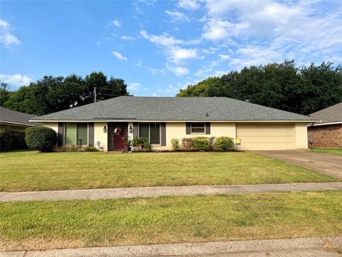 7514 Camelback Dr, Shreveport, LA, 71105-5413 | Card Image