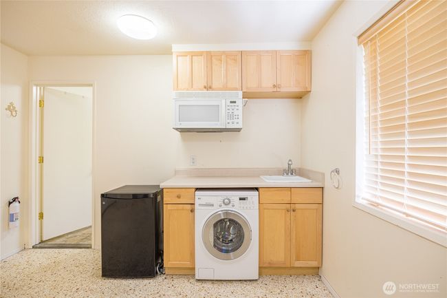 Studio Kitchenette | Image 24