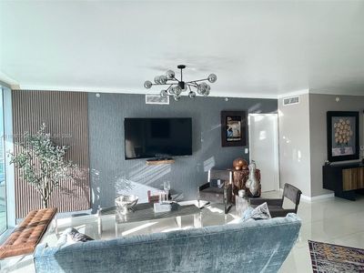 3602 - 350 S Miami Ave, Condo with 3 bedrooms, 2 bathrooms and null parking in Miami FL | Image 2