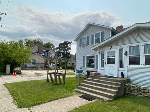 102 S Maple St, Manistique, MI, 49854-1440 | Card Image