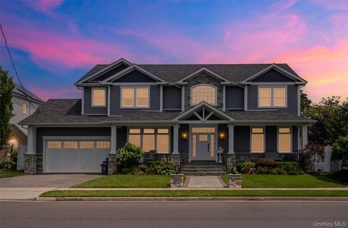 2667 Wynsum Ave, Merrick, NY, 11566-4776 | Card Image