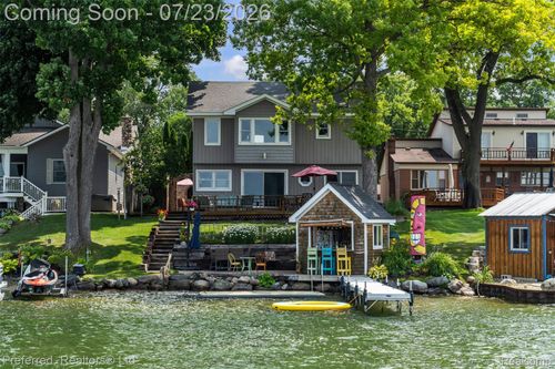 4337 Windiate Park Dr, Waterford, MI, 48329-1266 | Card Image