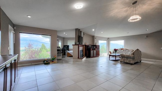 36111 Spyglass Lane, House other with 9 bedrooms, 6 bathrooms and 9 parking in Abbotsford BC | Image 33