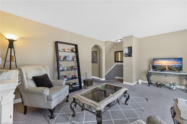 32 - 985 Limeridge Rd E, Townhouse with 3 bedrooms, 2 bathrooms and 2 parking in Hamilton ON | Image 11