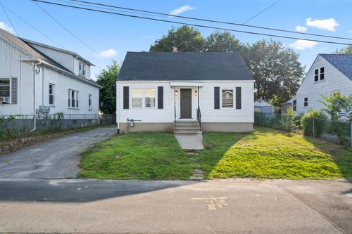 34 Vista Pl, Waterbury, CT, 06708-4218 | Card Image