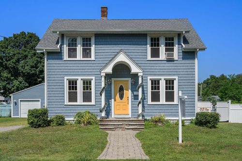 32 Wilmont St, Chicopee, MA, 01013-3850 | Card Image