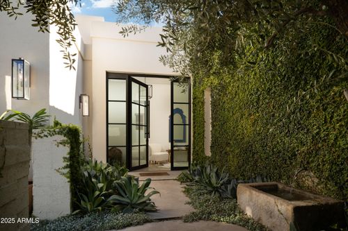 39-5434 E Lincoln Dr, Paradise Valley, AZ, 85253-4118 | Card Image