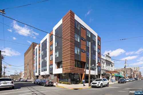 6401 Park Ave, West New York, NJ, 07093-4175 | Card Image