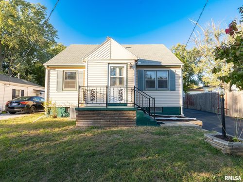 104 Lewis Ct, Creve Coeur, IL, 61610-4168 | Card Image