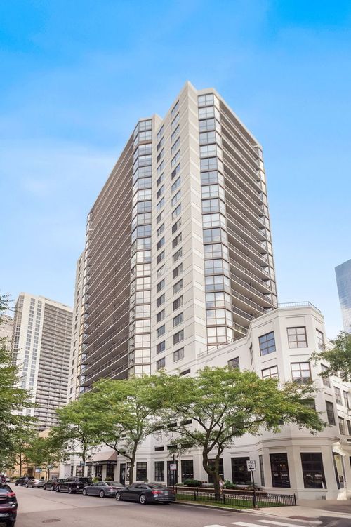 apt-21a-33 W Delaware Pl, Chicago, IL, 60610-7372 | Card Image