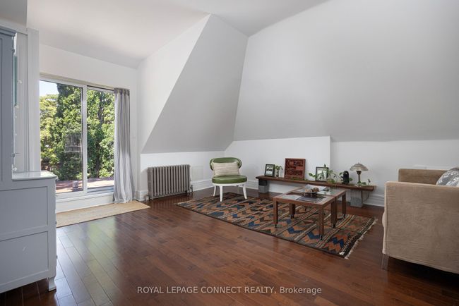 288 Sherbourne St, House attached with 9 bedrooms, 5 bathrooms and null parking in Toronto ON | Image 25