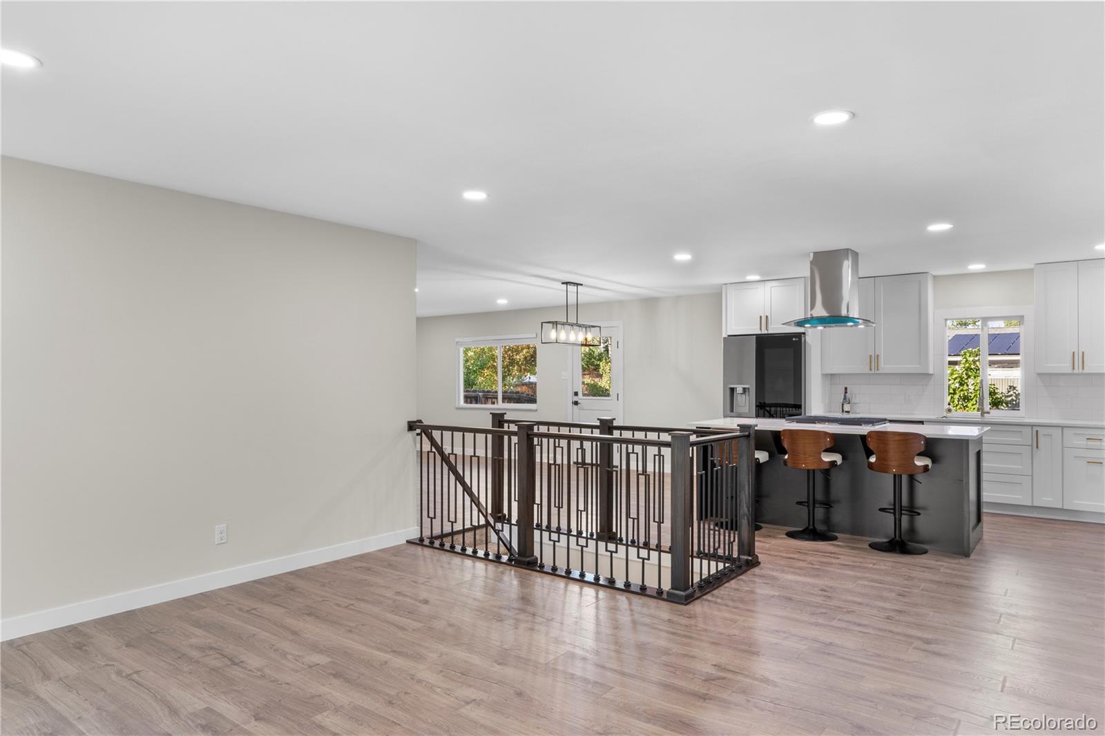 Jewell Dr, Lakewood, CO 80228