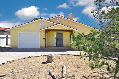 4806 La Cienega St Nw, Albuquerque, NM, 87107-3822 | Card Image