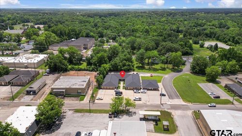 325 W Sabine St, Carthage, TX, 75633-2549 | Card Image