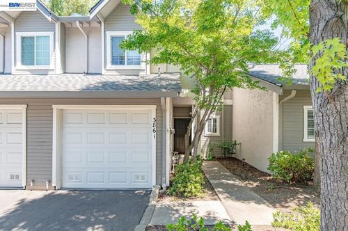 3861 Vine St, Pleasanton, CA, 94566-6784 | Card Image