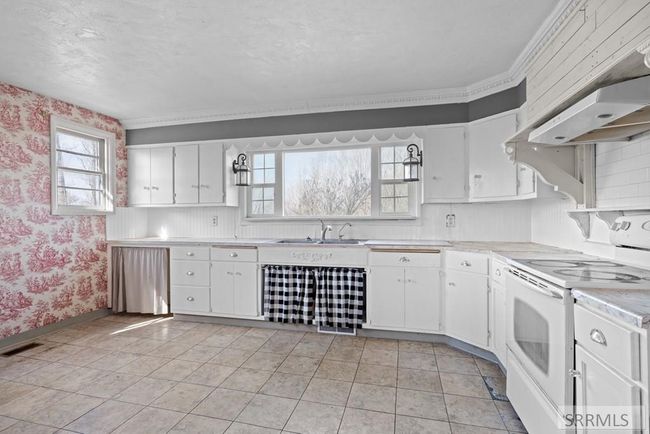 12618 N Ririe Hwy, House other with 3 bedrooms, 1 bathrooms and null parking in Ririe ID | Image 6