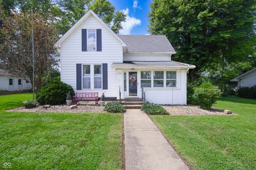 102 Center St, Elizabethtown, IN, 47232 | Card Image