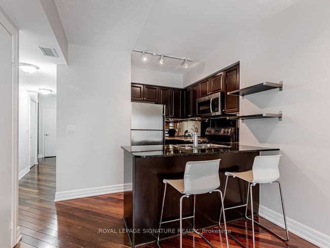 709 - 8 Scollard St, Condo with 0 bedrooms, 1 bathrooms and null parking in Toronto ON | Image 13