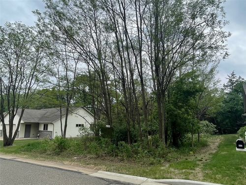 442 Tony St, Osceola, WI, 54020-8192 | Card Image