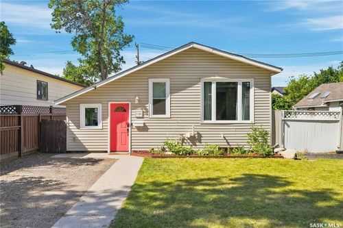 1133 I Avenue N, Saskatoon, SK, S7L2H8 | Card Image