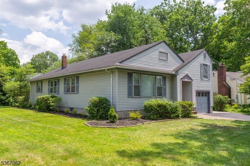 126 Hickson Dr, New Providence, NJ, 07974-2530 | Card Image