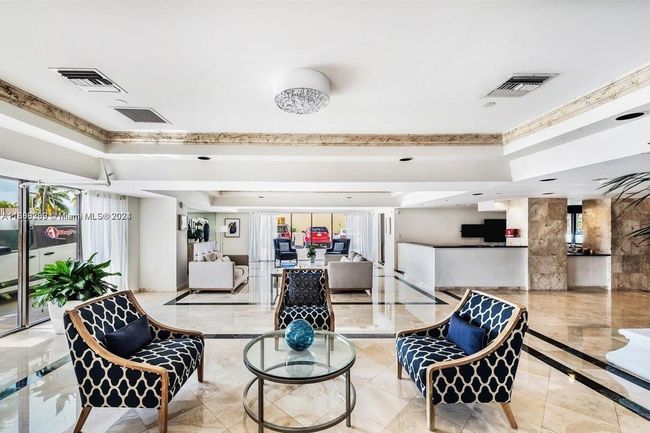 APT-810 - 2625 Collins Ave, Condo with 1 bedrooms, 2 bathrooms and null parking in Miami Beach FL | Image 23