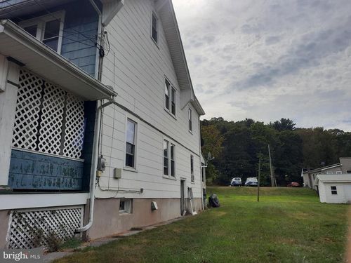52 E Line St, TREMONT, PA, 17981-1818 | Card Image