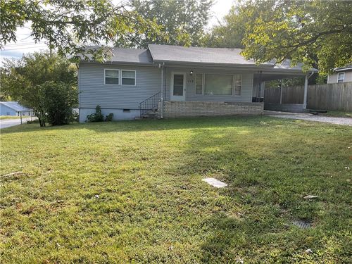 713 N Robinson St, Harrison, AR, 72601-3731 | Card Image