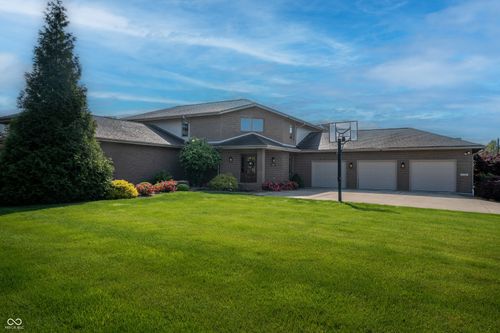 9398 W Mirror Rd, Columbus, IN, 47201-4814 | Card Image