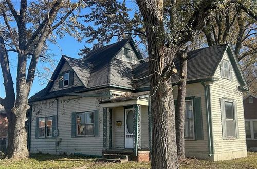 301 E Jefferson St, Clinton, MO, 64735-2247 | Card Image