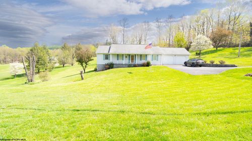 29 Long Run Rd, Fairmont, WV, 26554-5666 | Card Image
